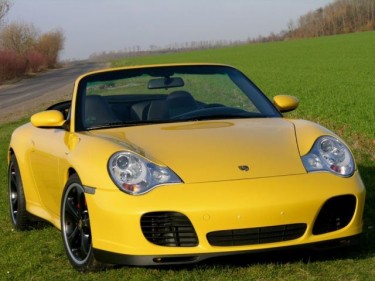 Photo Porsche 996 4S cabriolet Jaune vitesse