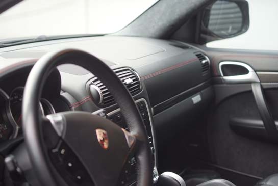 Avis client Stuttgart Automobile achat Porsche Cayenne type 9pa GTS Sportdesign Edition 3 Gris Volcano